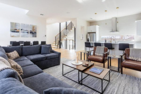 Modern 4BR Townhome with Rooftop